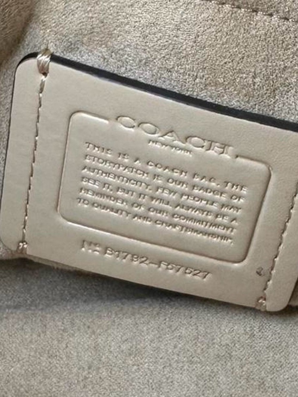 COACH Small Margot Carryall in Crossgrain Leather - Beechwood Beige - Picture 4 of 6